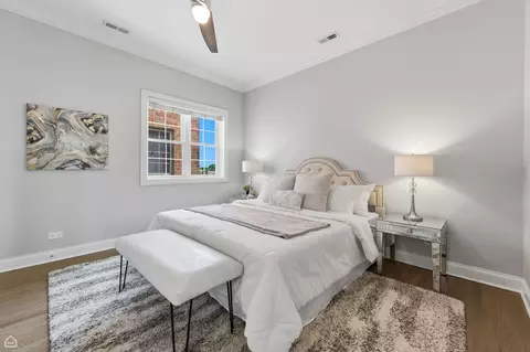 Bedroom - 4705 S Champlain Ave #403, Chicago, IL 60615 photo 2 of 3