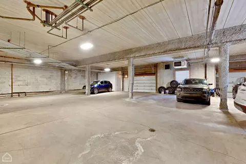 Exterior - 4705 S Champlain Ave #403, Chicago, IL 60615 photo 2 of 3
