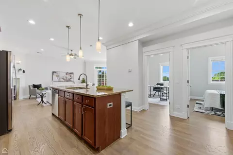 Entry Way - 4705 S Champlain Ave #403, Chicago, IL 60615 photo 9 of 9