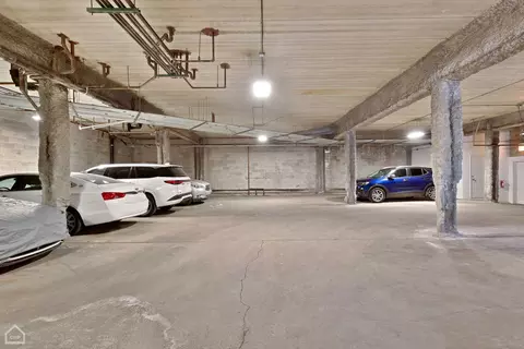 Exterior - 4705 S Champlain Ave #403, Chicago, IL 60615 photo 1 of 3