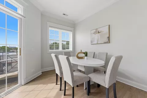 Dining - 4705 S Champlain Ave #403, Chicago, IL 60615 photo 2 of 2