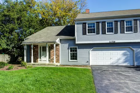 2 S726 Timber Dr, Warrenville, IL 60555
