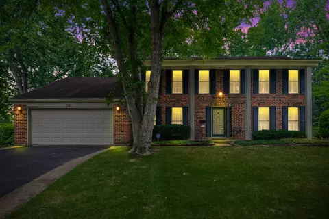 321 Ambleside Dr, Roselle, IL 60172 photo 2