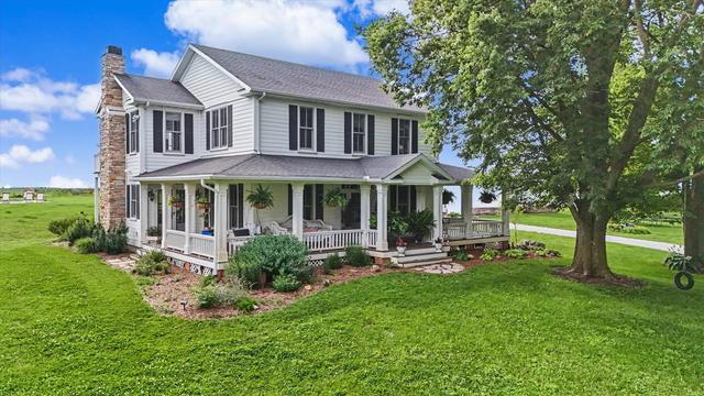 1090 Bucks Pond Rd, Monticello, IL 61856