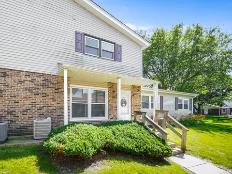 19536 115th Ave #B, Mokena, IL 60448