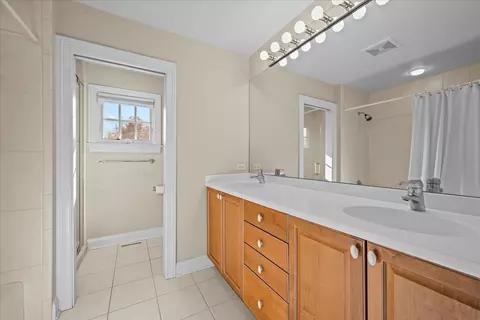 Bath - 2142 Harrison St, Glenview, IL 60025 photo 3 of 5