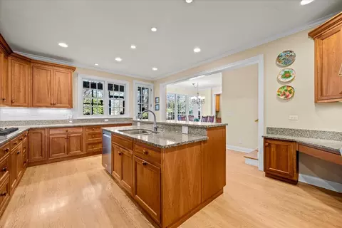 Kitchen - 2142 Harrison St, Glenview, IL 60025 photo 5 of 8