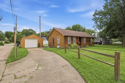 1116 53rd St, Moline, IL 61265 photo 2