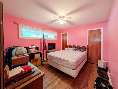 Bedroom - 291 3rd St, Wheeling, IL 60090 photo 3 of 5