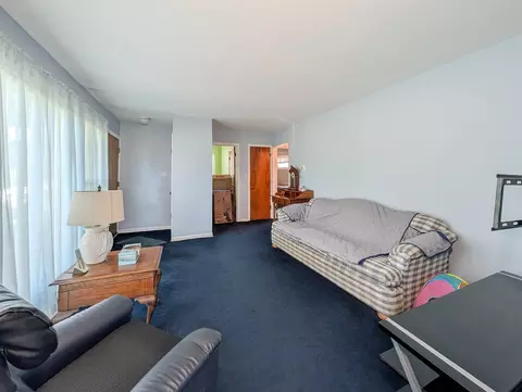 Living - 291 3rd St, Wheeling, IL 60090 photo 2 of 2