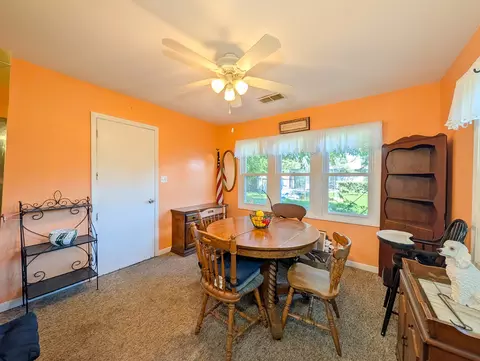 Dining - 291 3rd St, Wheeling, IL 60090 photo 2 of 2