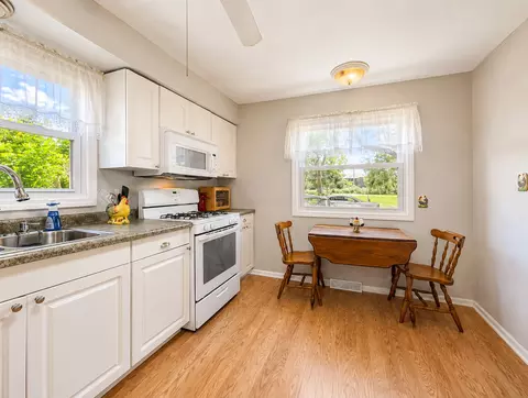 Kitchen - 291 3rd St, Wheeling, IL 60090 photo 1 of 3