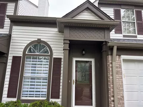 130 Crab Tree Dr, Westmont, IL 60559
