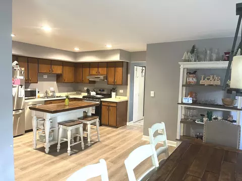 Kitchen - 3600 Brookmeade Dr, Rolling Meadows, IL 60008 photo 1 of 1