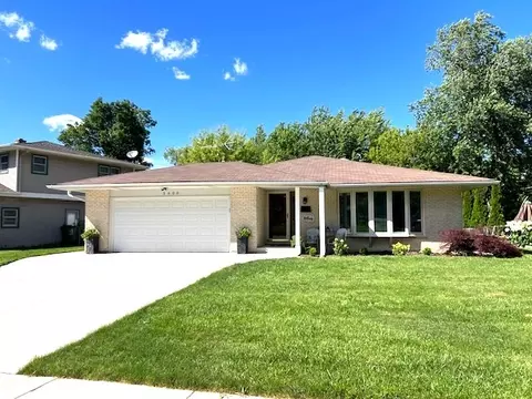 Exterior - 3600 Brookmeade Dr, Rolling Meadows, IL 60008 photo 4 of 4