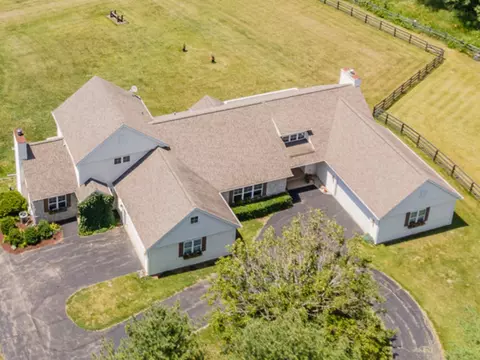 5284 Harvey Rd, Caledonia, IL 61011