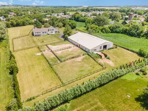 5284 Harvey Rd, Caledonia, IL 61011