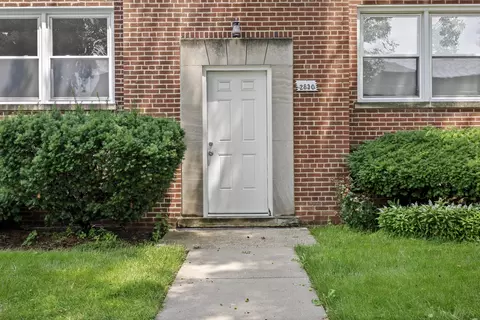 2830 W Summerdale Ave #2, Chicago, IL 60625