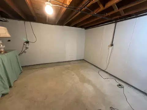 852 Carr St, Elgin, IL 60123 photo 22