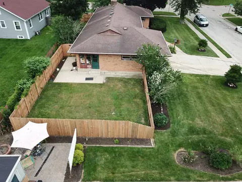 852 Carr St, Elgin, IL 60123 photo 28