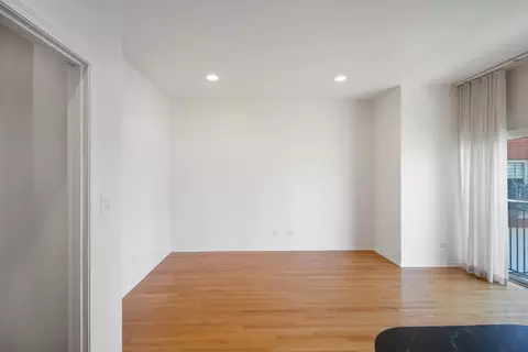 Living - 338 E 25th Pl, Chicago, IL 60616 photo 1 of 3