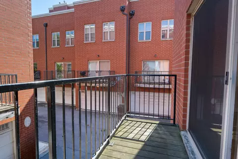Exterior - 338 E 25th Pl, Chicago, IL 60616 photo 2 of 5