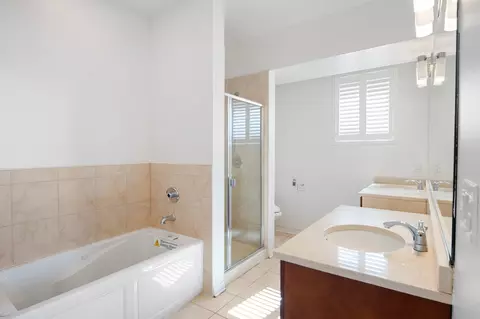 Bath - 338 E 25th Pl, Chicago, IL 60616 photo 4 of 4
