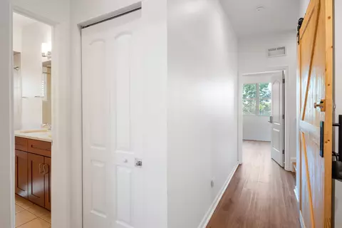Entry Way - 338 E 25th Pl, Chicago, IL 60616 photo 3 of 3