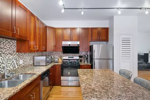 Kitchen - 338 E 25th Pl, Chicago, IL 60616 photo 2 of 3