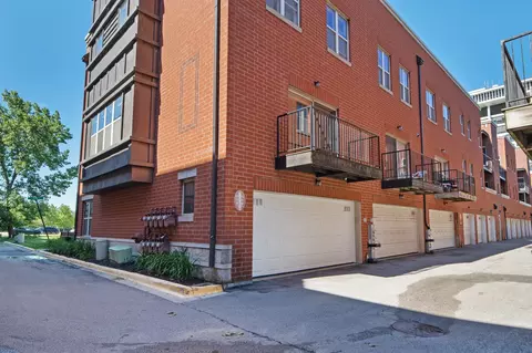 Exterior - 338 E 25th Pl, Chicago, IL 60616 photo 4 of 5