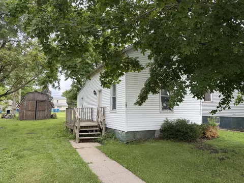 309 N Main St, Grant Park, IL 60940