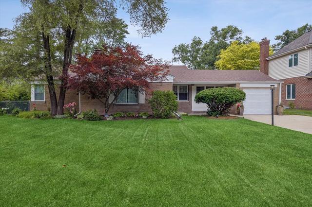 4812 Wolf Rd, Western Springs, IL 60558