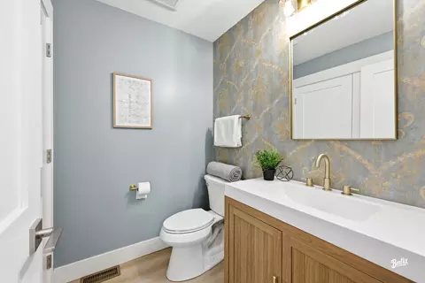 Bath - 2002 Hawk Ct, Rolling Meadows, IL 60008 photo 1 of 4