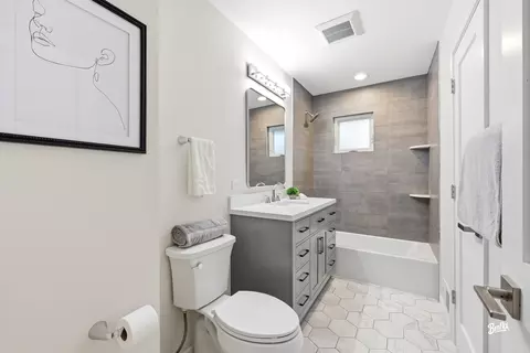 Bath - 2002 Hawk Ct, Rolling Meadows, IL 60008 photo 4 of 4