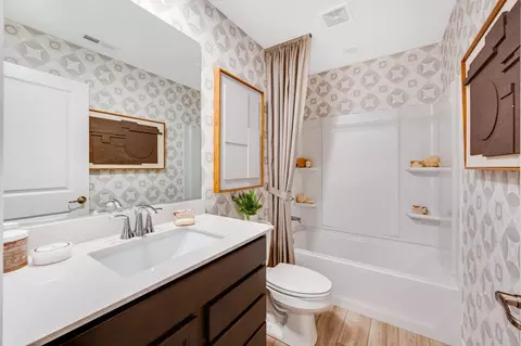 Bath - 2642 Matoon Dr, New Lenox, IL 60451 photo 2 of 2