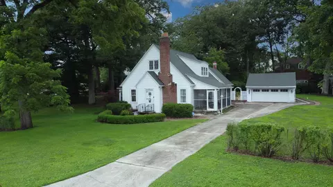 120 E Washington Ave, Watseka, IL 60970