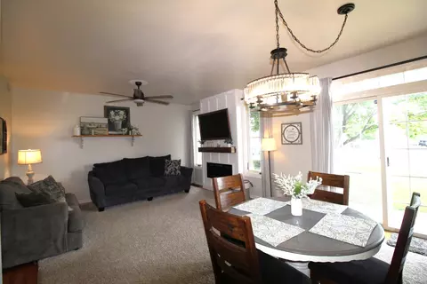 5411 Cobblers Xing, Mchenry, IL 60050 photo 8