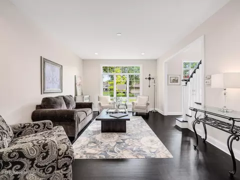Living - 148 Hawkins Cir, Wheaton, IL 60189 photo 1 of 2