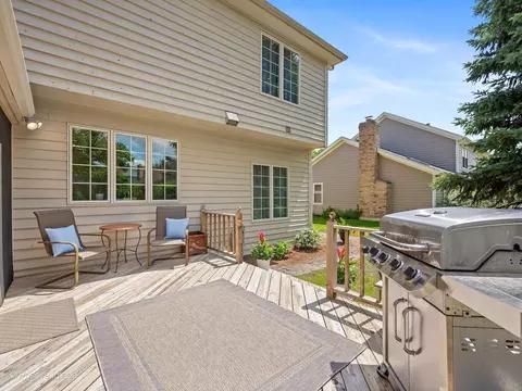 Exterior - 148 Hawkins Cir, Wheaton, IL 60189 photo 3 of 7