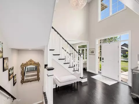 Entry Way - 148 Hawkins Cir, Wheaton, IL 60189 photo 1 of 3