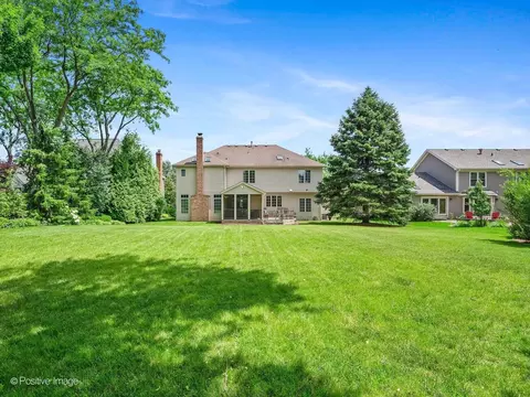 Exterior - 148 Hawkins Cir, Wheaton, IL 60189 photo 7 of 7