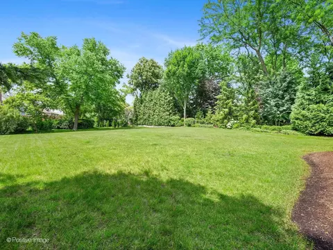 Exterior - 148 Hawkins Cir, Wheaton, IL 60189 photo 6 of 7