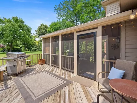 Exterior - 148 Hawkins Cir, Wheaton, IL 60189 photo 4 of 7