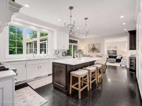 Kitchen - 148 Hawkins Cir, Wheaton, IL 60189 photo 4 of 7