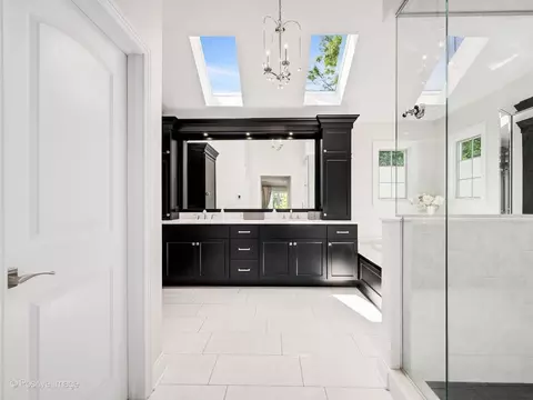 Bath - 148 Hawkins Cir, Wheaton, IL 60189 photo 5 of 7