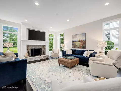 Living - 148 Hawkins Cir, Wheaton, IL 60189 photo 2 of 2