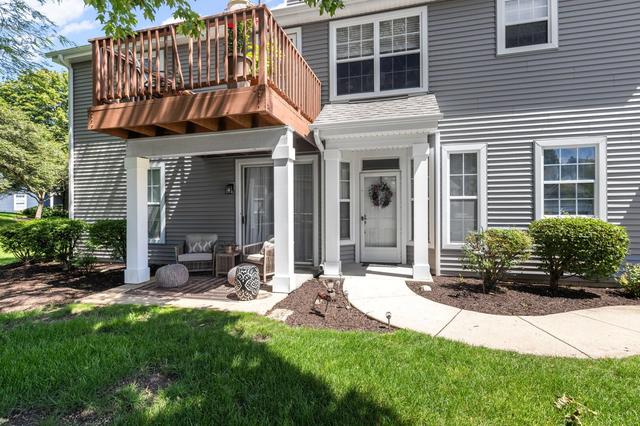 2071 Waverly Ln, Algonquin, IL 60102