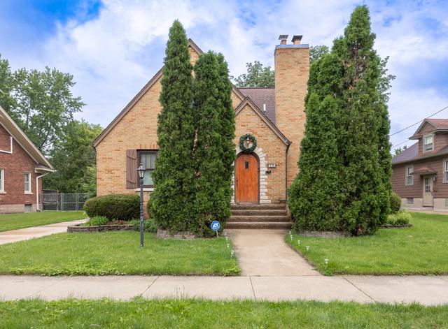 725 Augusta Ave, Elgin, IL 60120