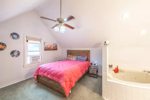 725 Augusta Ave, Elgin, IL 60120 photo 26