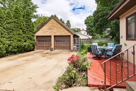 725 Augusta Ave, Elgin, IL 60120 photo 33